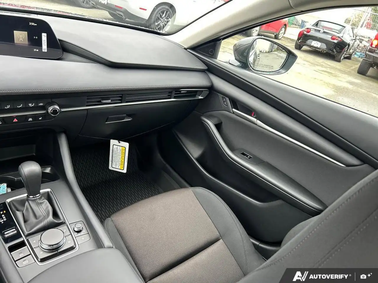 Mazda 3 снимка Mazda 3