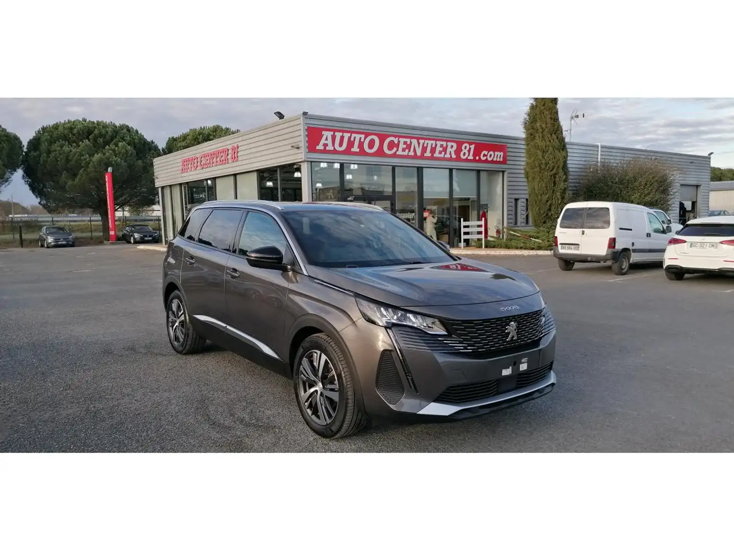 Peugeot 5008 1.5 BlueHDi 130 EAT8 Allure Pack 7 Places Grau - 1