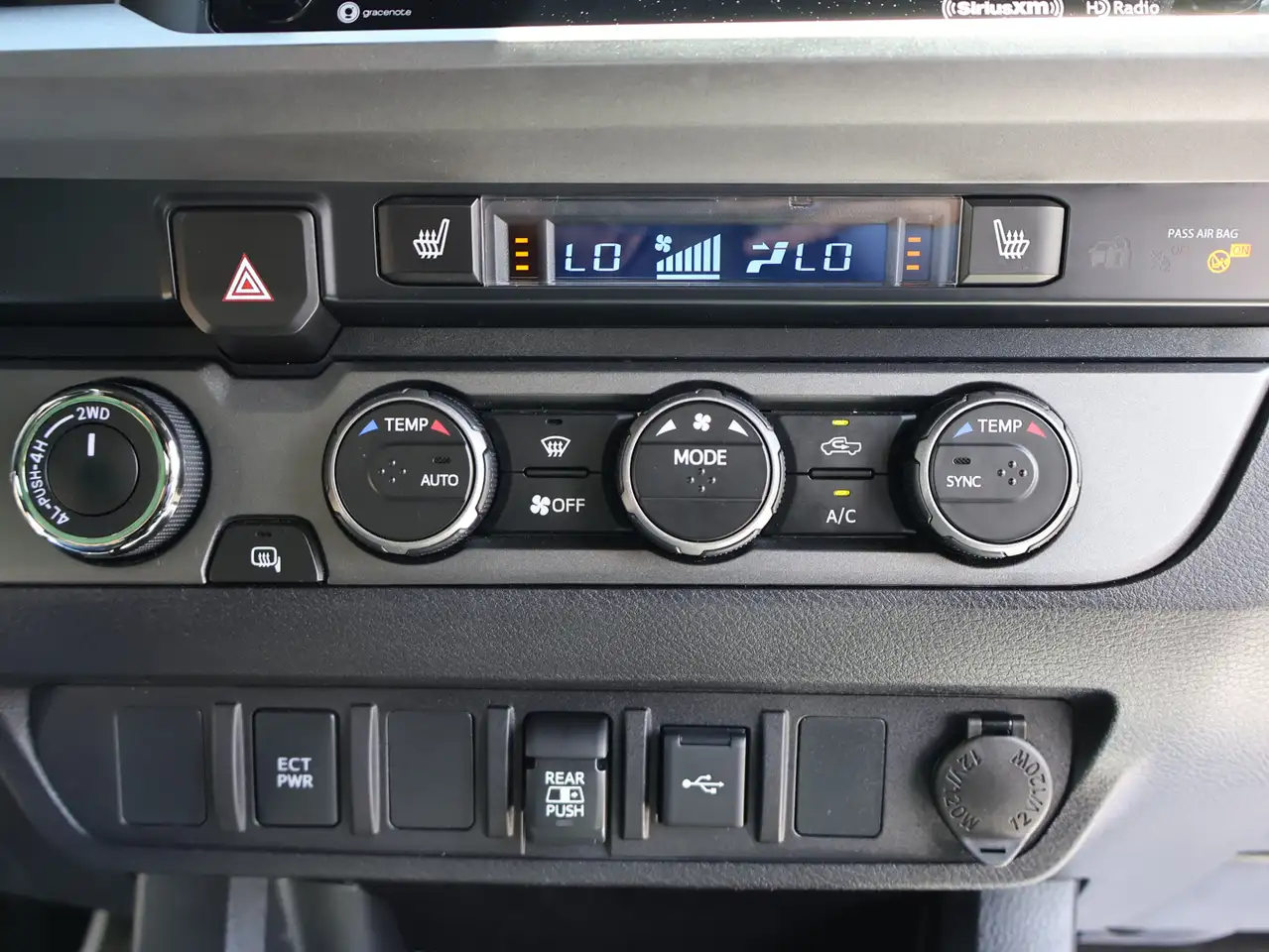 Toyota Tacoma photo Toyota Tacoma