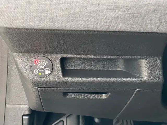 Renault Clio view 9