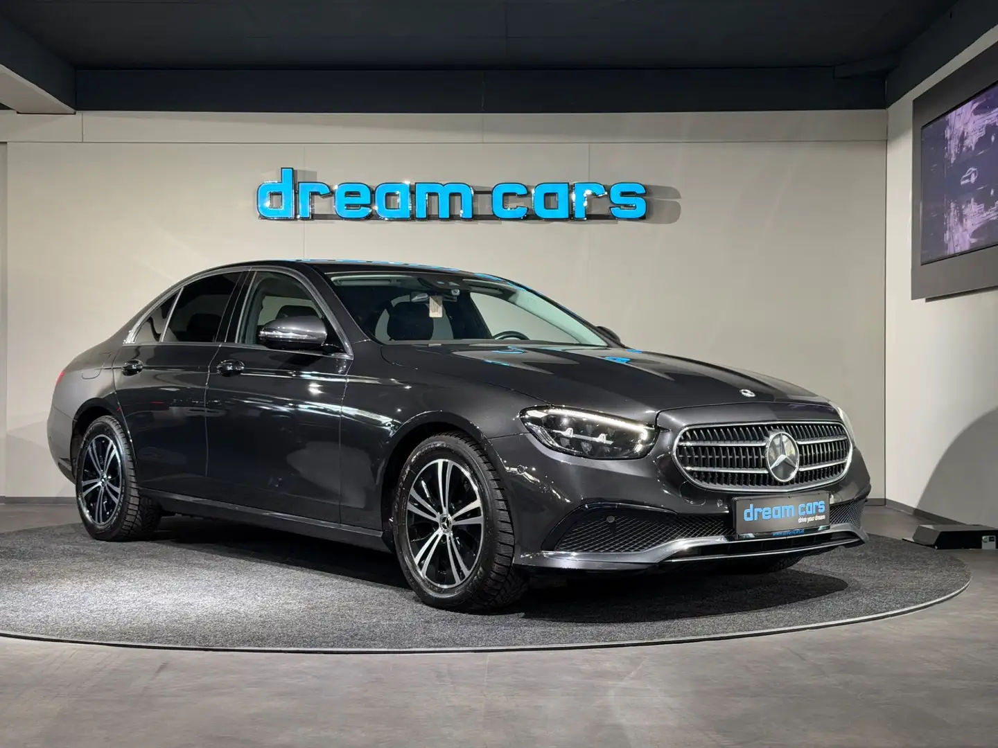 Mercedes-Benz E 220 d Avantgarde / Facelift / NAPPA / Assist. Systeme Grau - 2