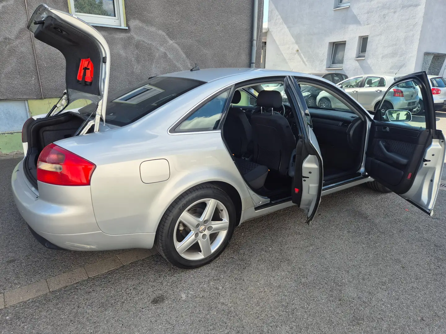 Audi A6 A6 Diesel 2.5 TDI Silber - 2