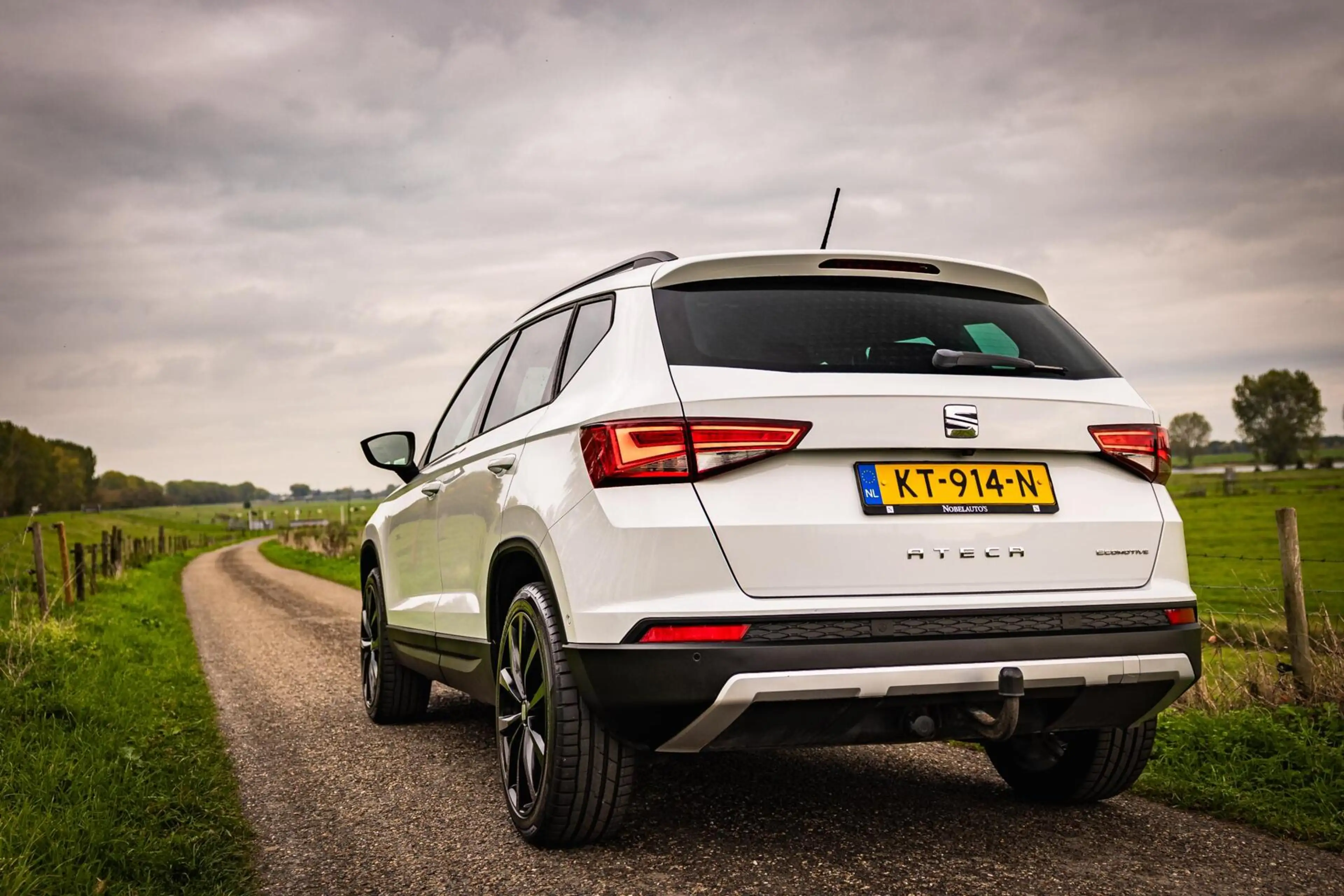 SEAT Ateca 1.0 EcoTSI Style |Nap |Trekhaak |Camera |Carplay — photo 38