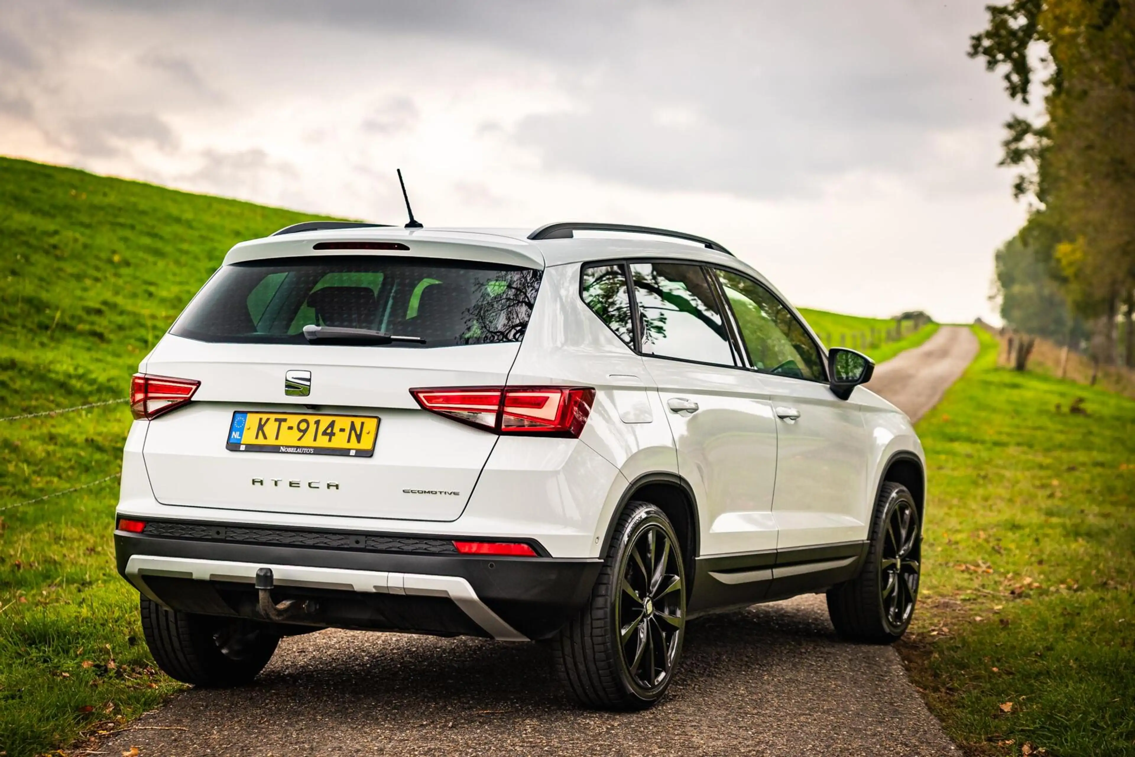 SEAT Ateca 1.0 EcoTSI Style |Nap |Trekhaak |Camera |Carplay — photo 3