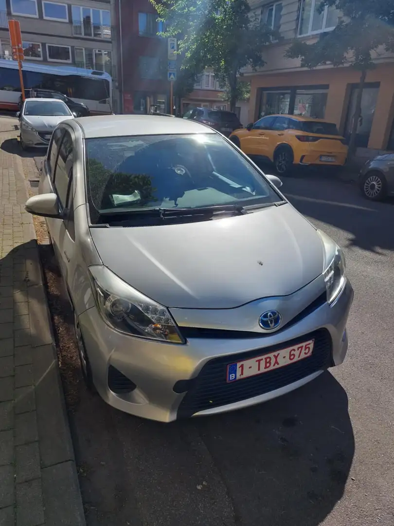Toyota Yaris Yaris 1.5i VVT-i Hybrid Optimal Go E-CVT (Flee Argent - 1