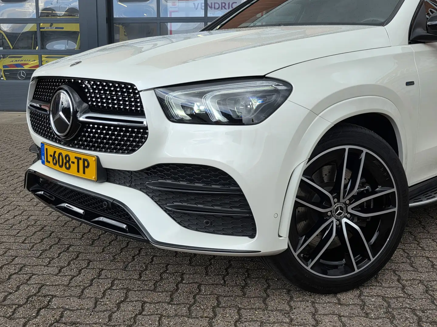 Mercedes-Benz GLE 350 e 4-Matic Coupé Premium Plus AMG Line Automaat | S Wit - 2