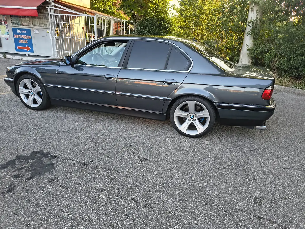 BMW 735i, foto 3