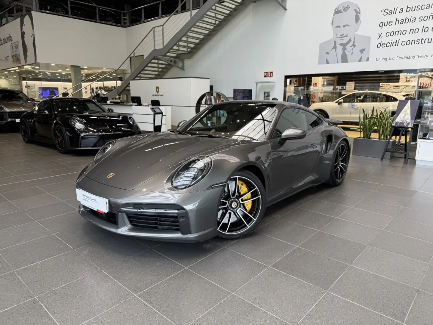 Porsche 992 Turbo S Coupé PDK Gris - 1