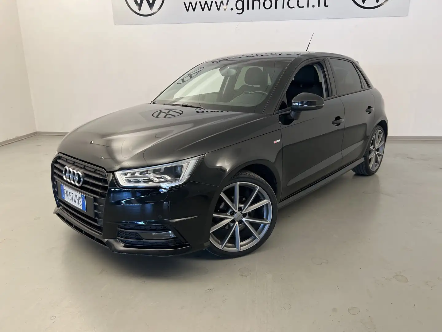 Audi A1 SPB 1.4 TDI Admired Schwarz - 2