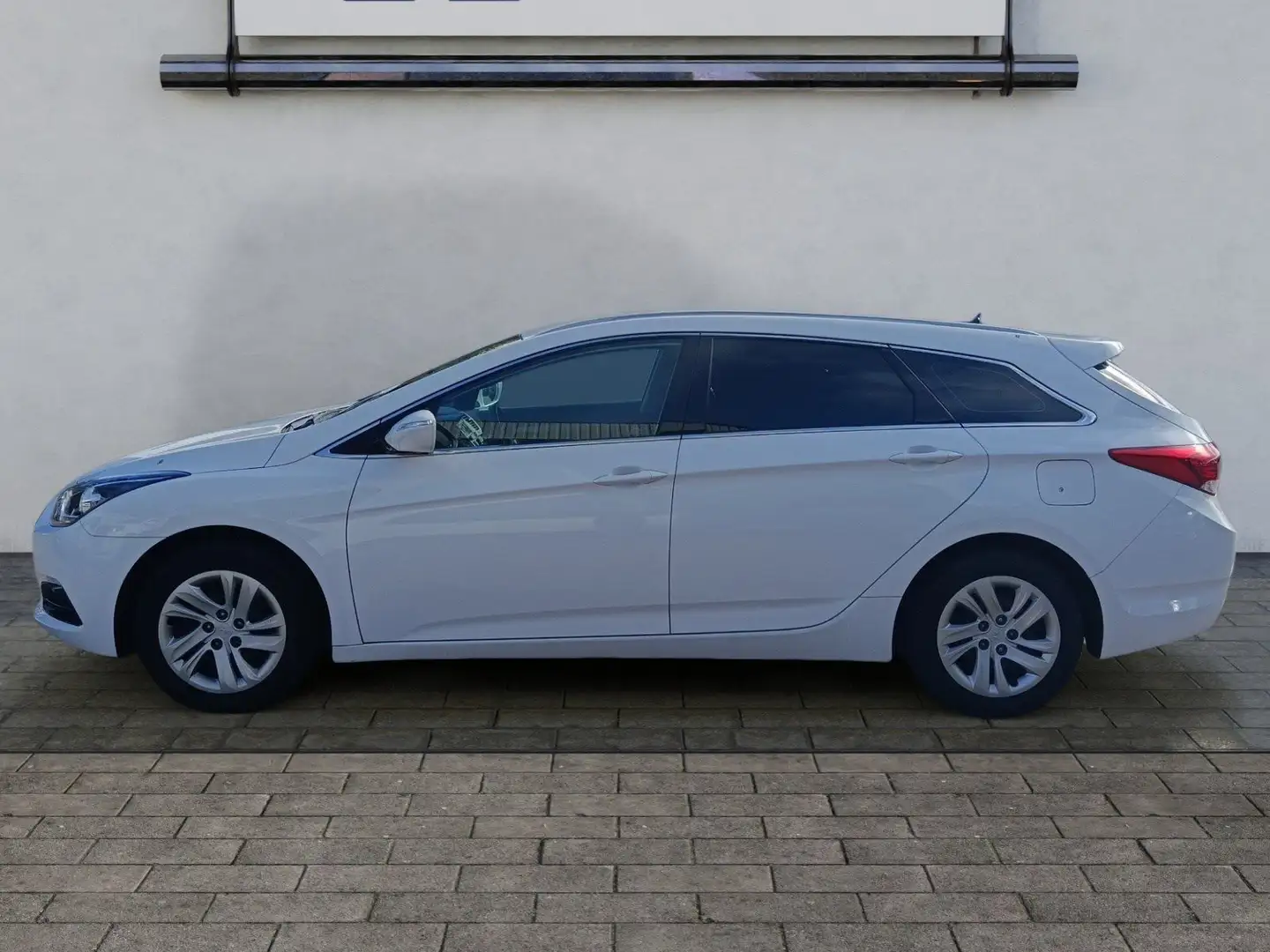 Hyundai i40 Kombi 1.6 GDi blue Classic -KLIMA-PDC- Weiß - 2