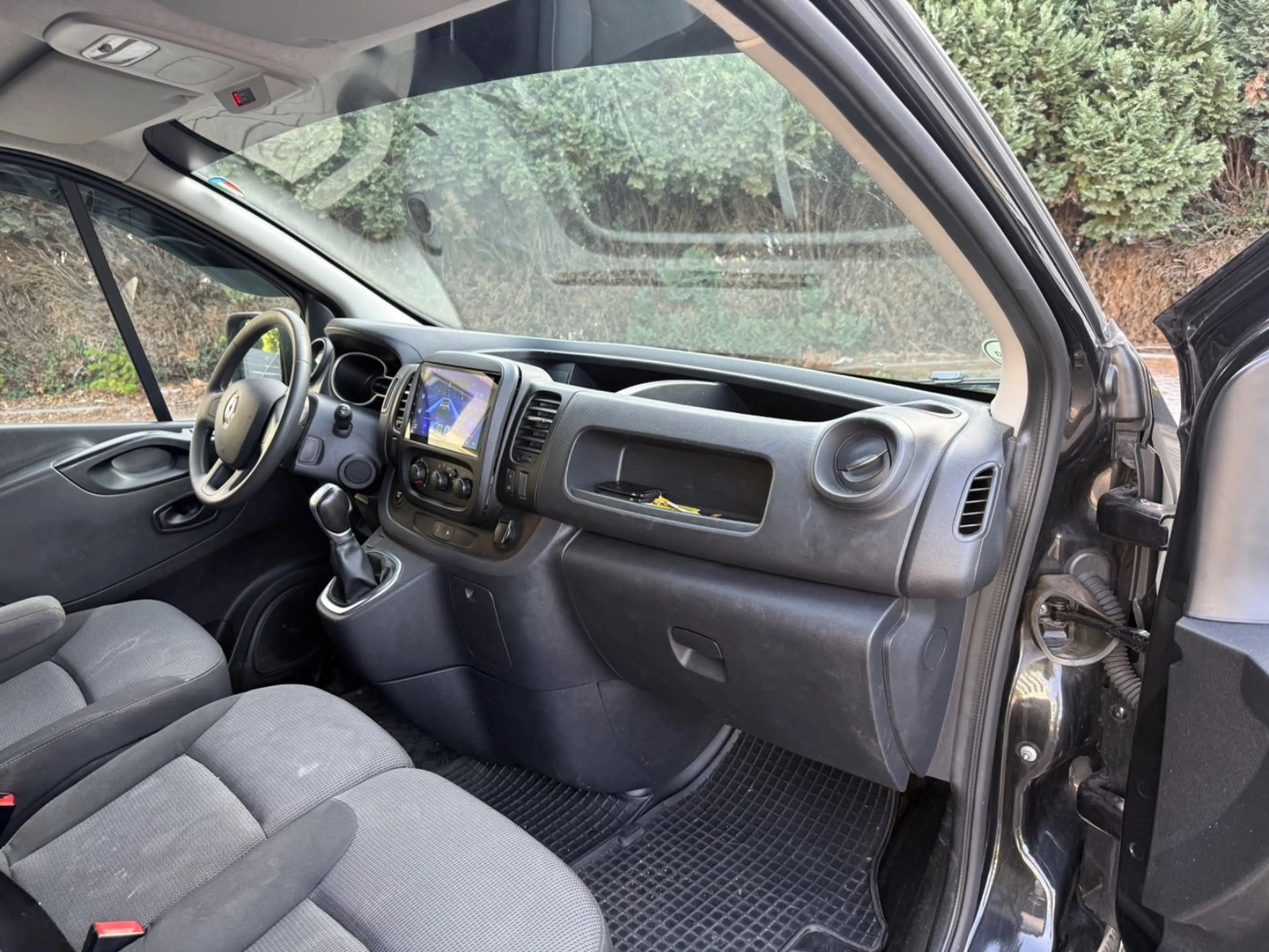Renault Trafic L1H1 Doka 3,0t Komfort 6-Sitzer Automatik — photo 13