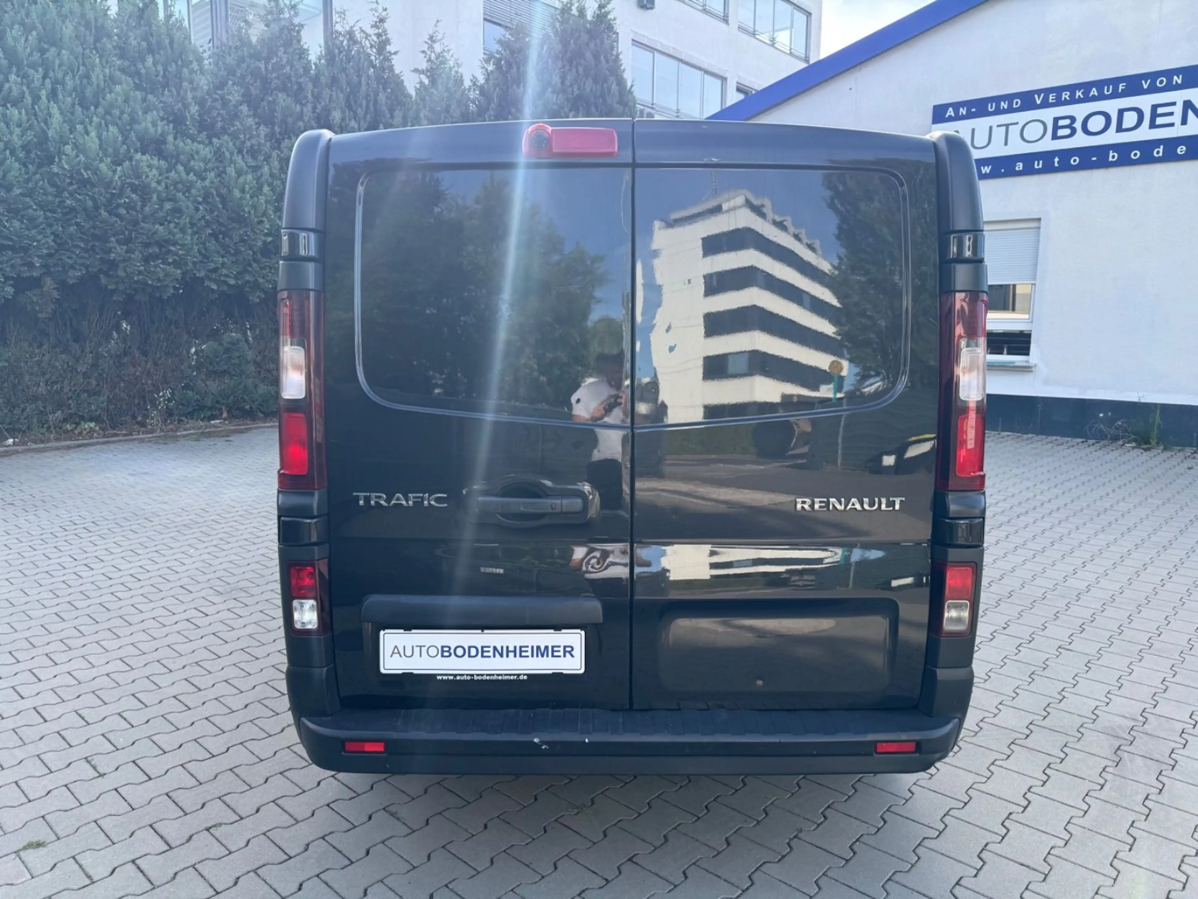 Renault Trafic L1H1 Doka 3,0t Komfort 6-Sitzer Automatik — photo 6