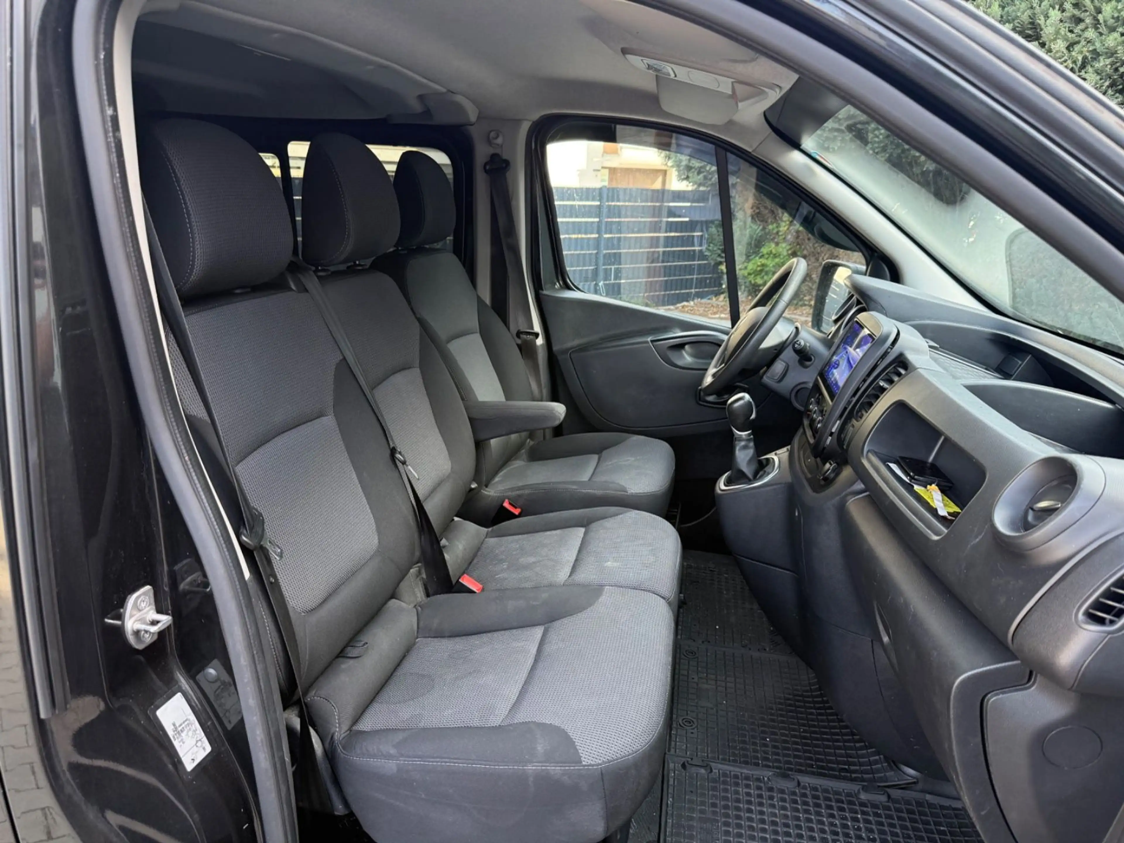 Renault Trafic L1H1 Doka 3,0t Komfort 6-Sitzer Automatik — photo 8