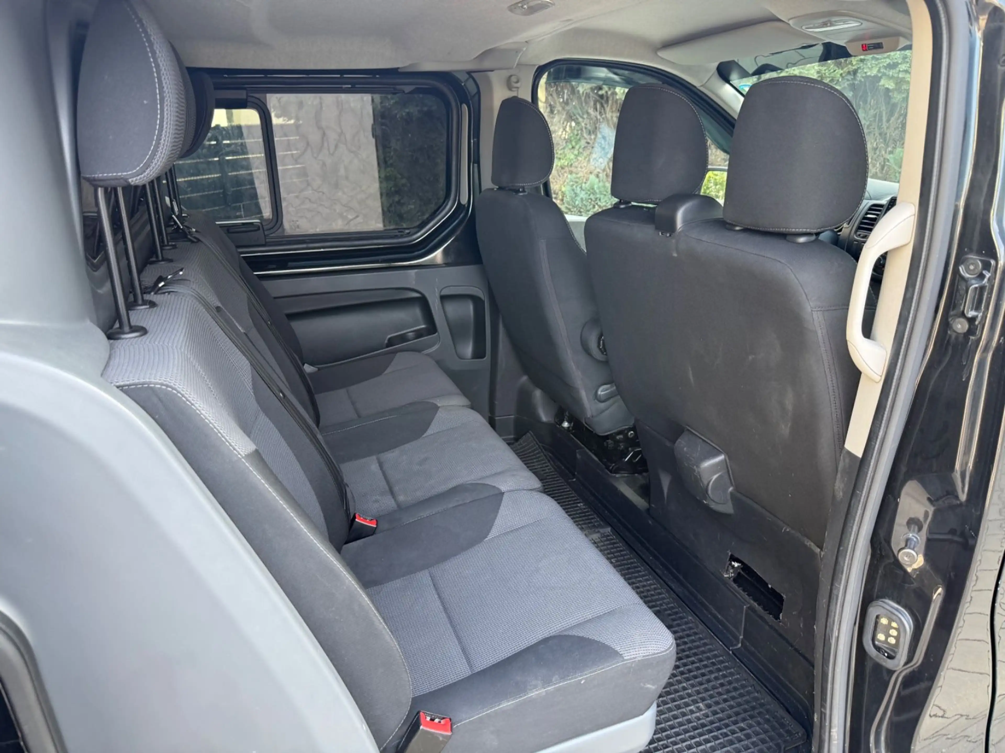 Renault Trafic L1H1 Doka 3,0t Komfort 6-Sitzer Automatik — photo 14