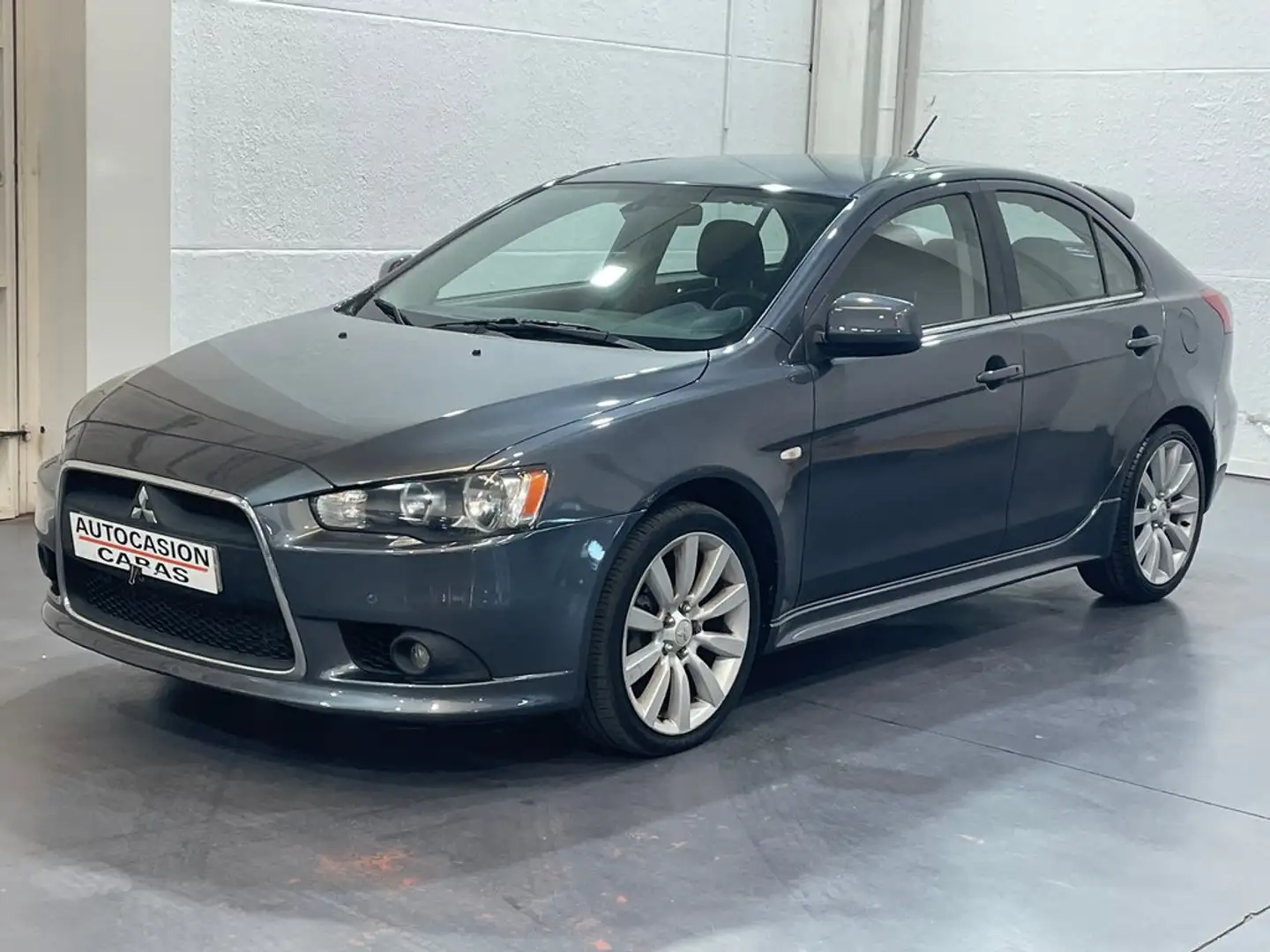 Mitsubishi Lancer Sportback 2.0DI-D Motion Gris - 1