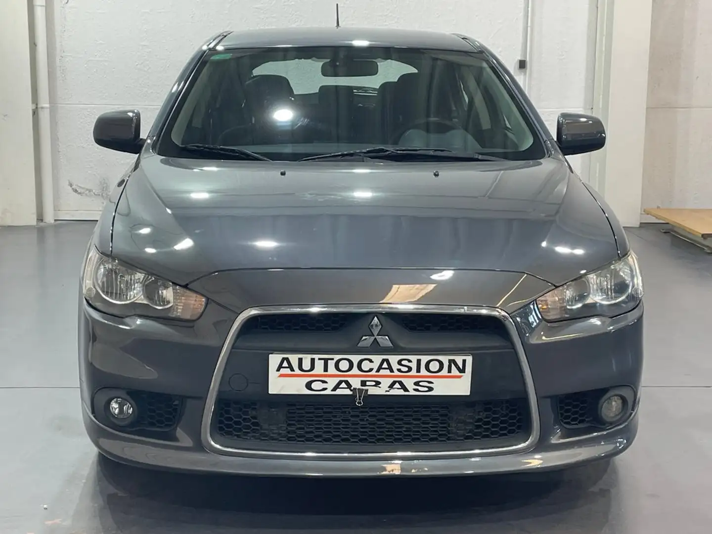 Mitsubishi Lancer Sportback 2.0DI-D Motion Gris - 2