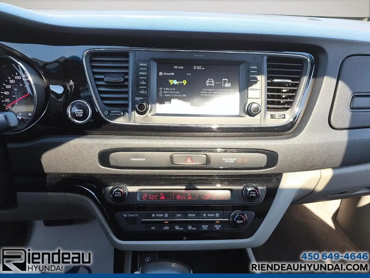 Kia Sedona снимка Kia Sedona