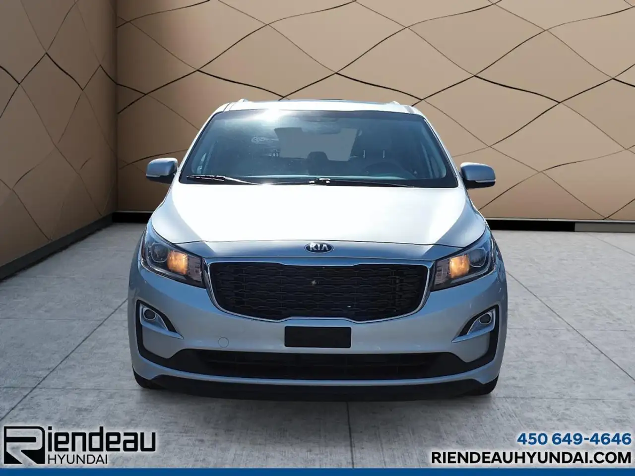 Kia Sedona снимка Kia Sedona
