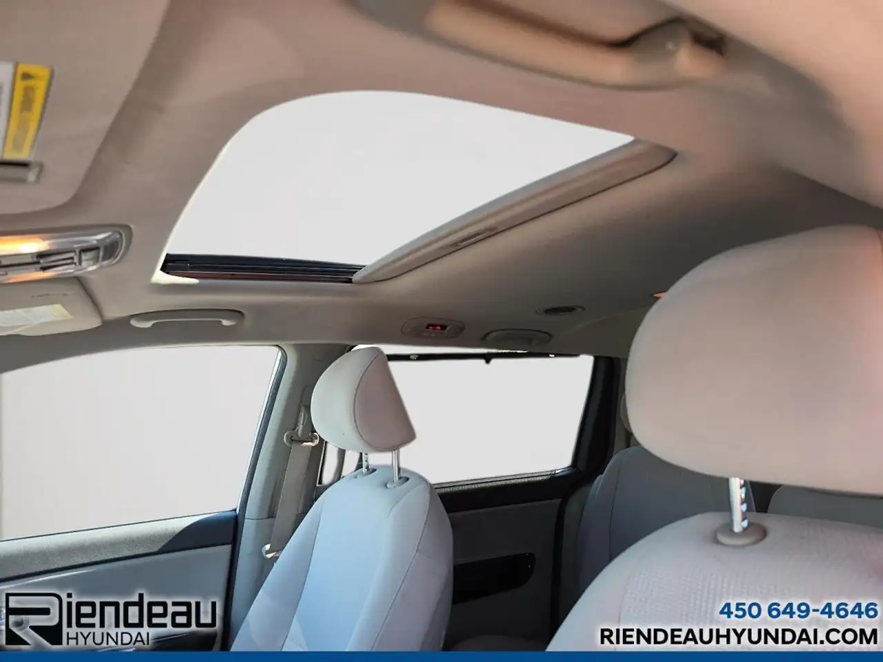 Kia Sedona снимка Kia Sedona