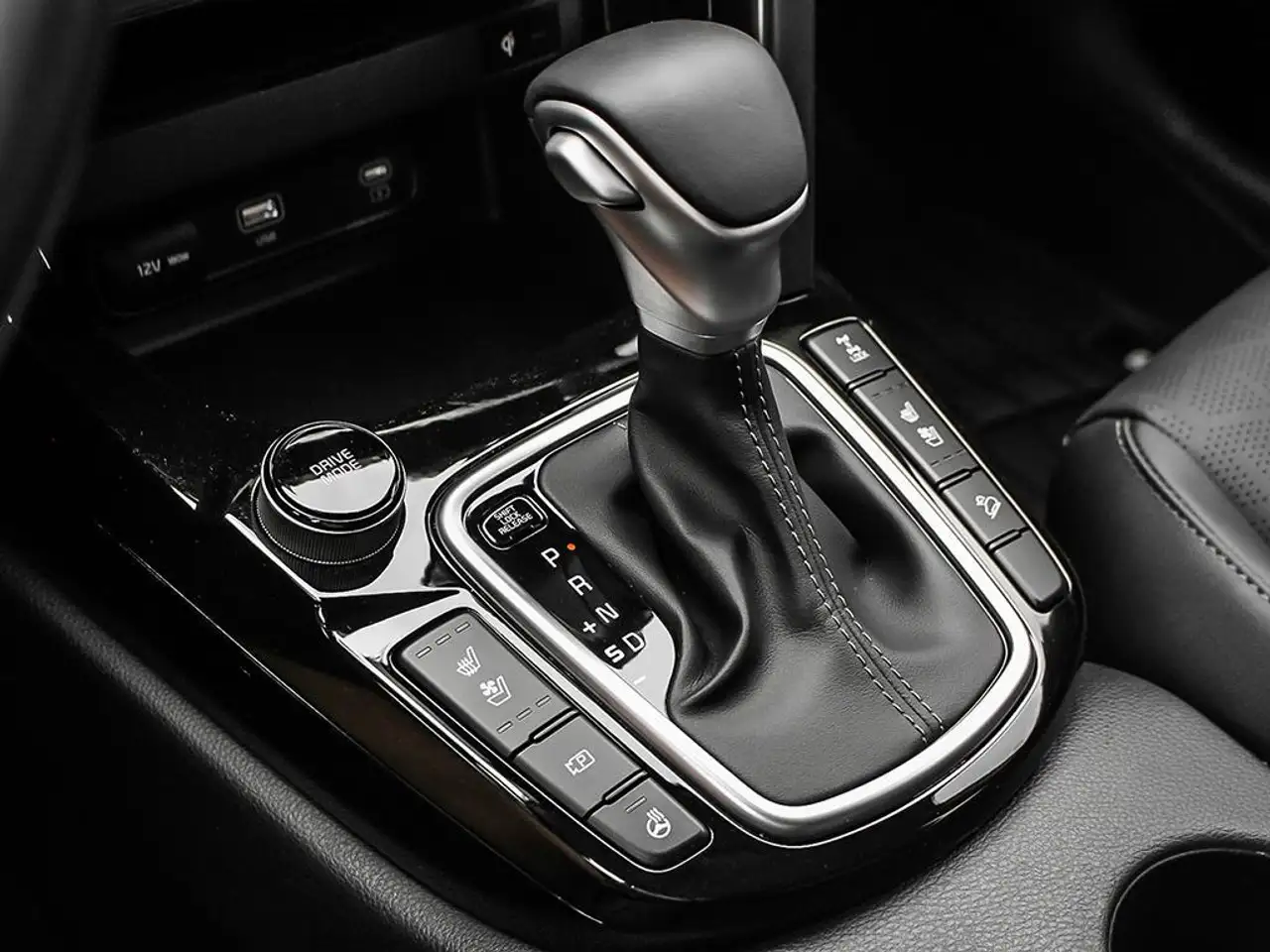 Kia Seltos снимка Kia Seltos