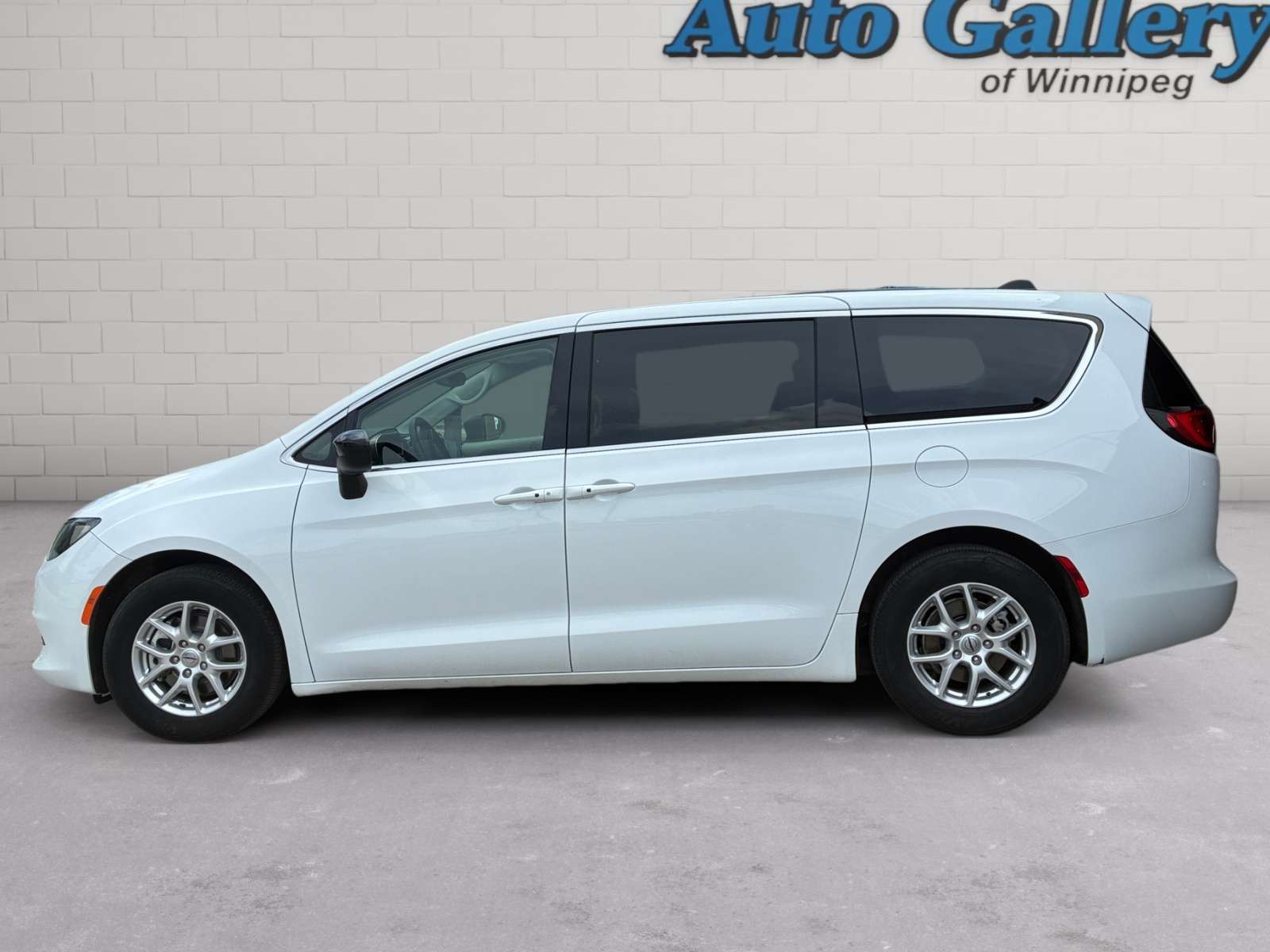 used 2024 Chrysler Grand Caravan car, priced at $33,187