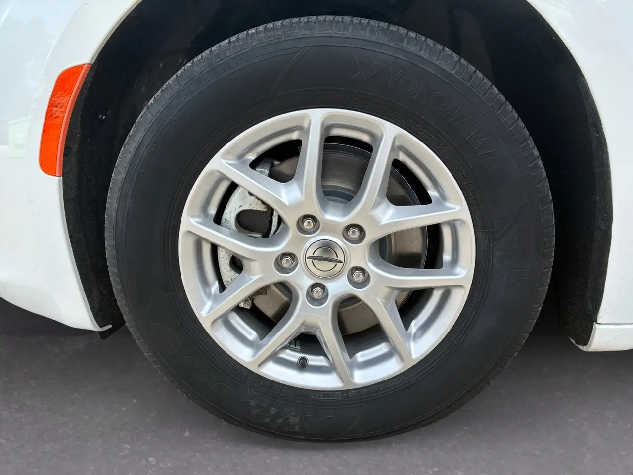 Chrysler Grand Caravan снимка Chrysler Grand Caravan