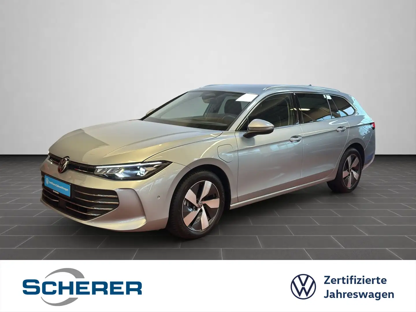 Volkswagen Passat Variant Business 1.5 e-Hybrid NAVI AHK RF Silber - 1