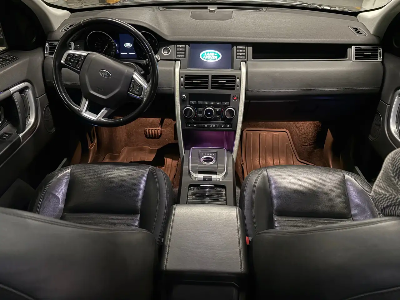 Land Rover Discovery Sport снимка Land Rover Discovery Sport