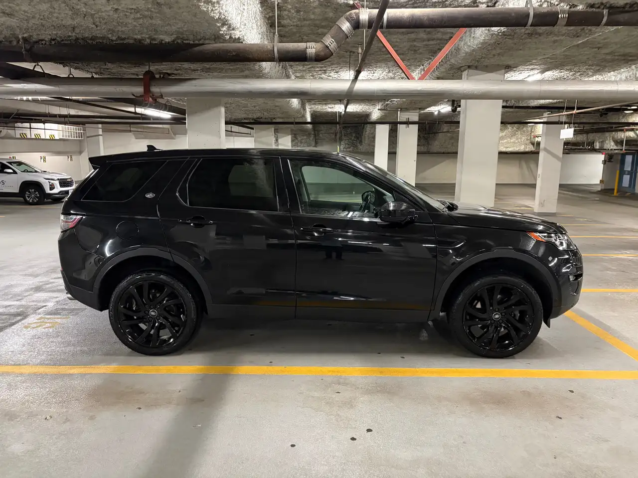 Land Rover Discovery Sport снимка Land Rover Discovery Sport