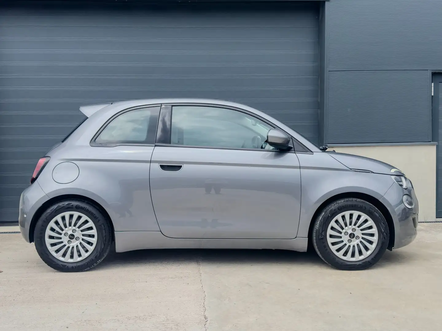 Fiat 500e Long Range / 13.250 km / Carplay / Camera / 320 km Grijs - 2