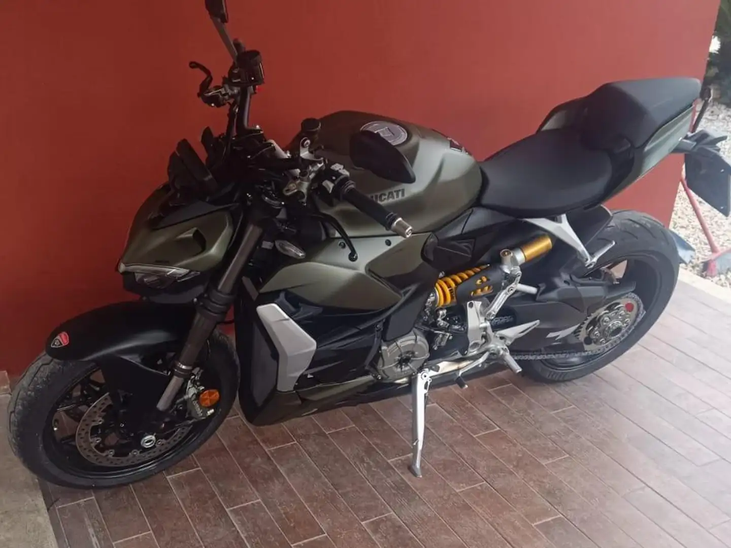 Ducati Streetfighter V2 Zielony - 2