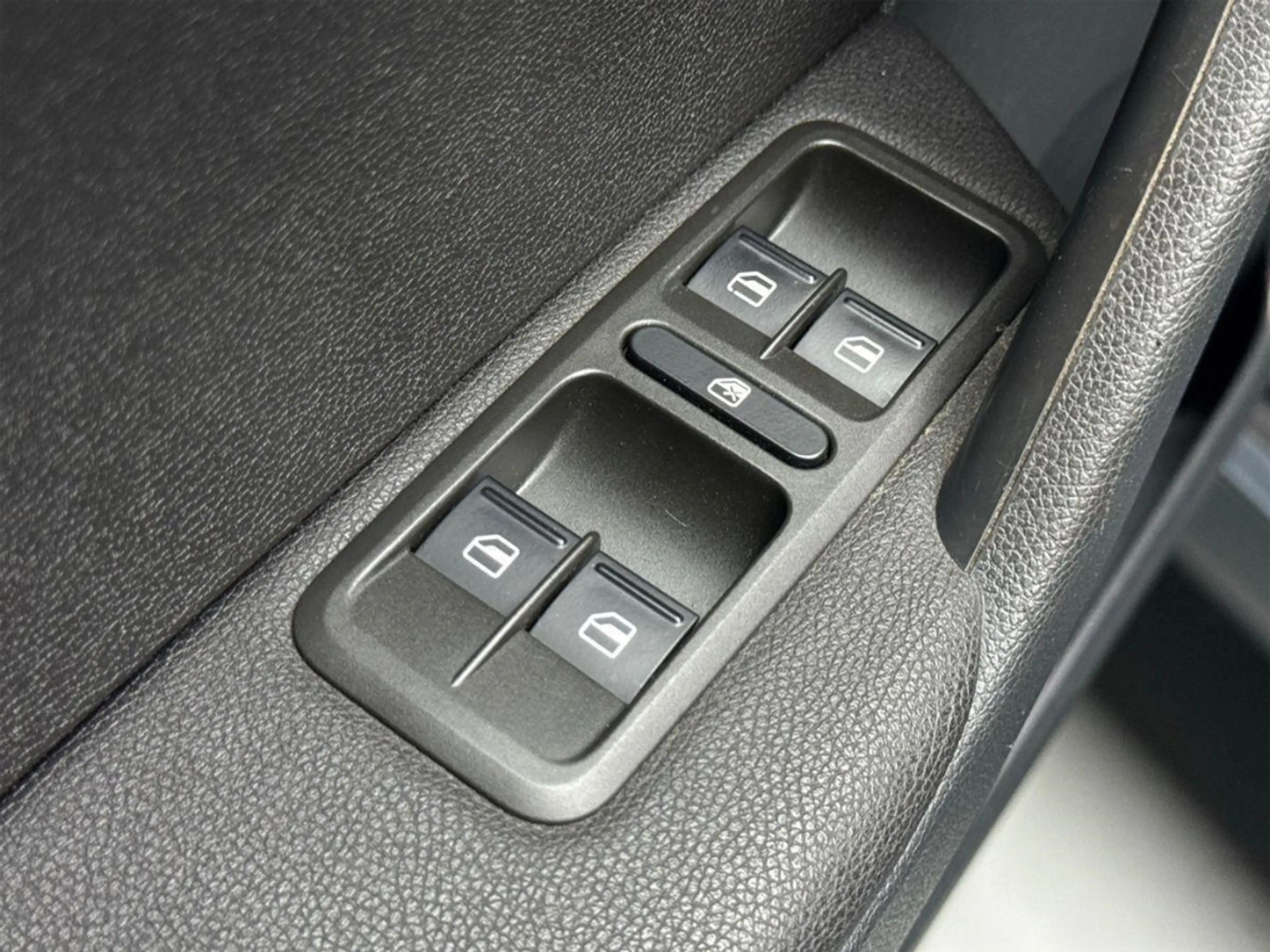 Skoda Yeti Skoda 1.2 TSI Active 1.Hand TÜV 12/27 — photo 14