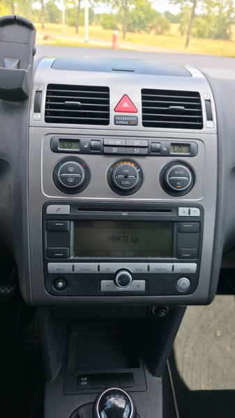 Volkswagen Touran United 1.4 - TÜV/ AU NEU — photo 15