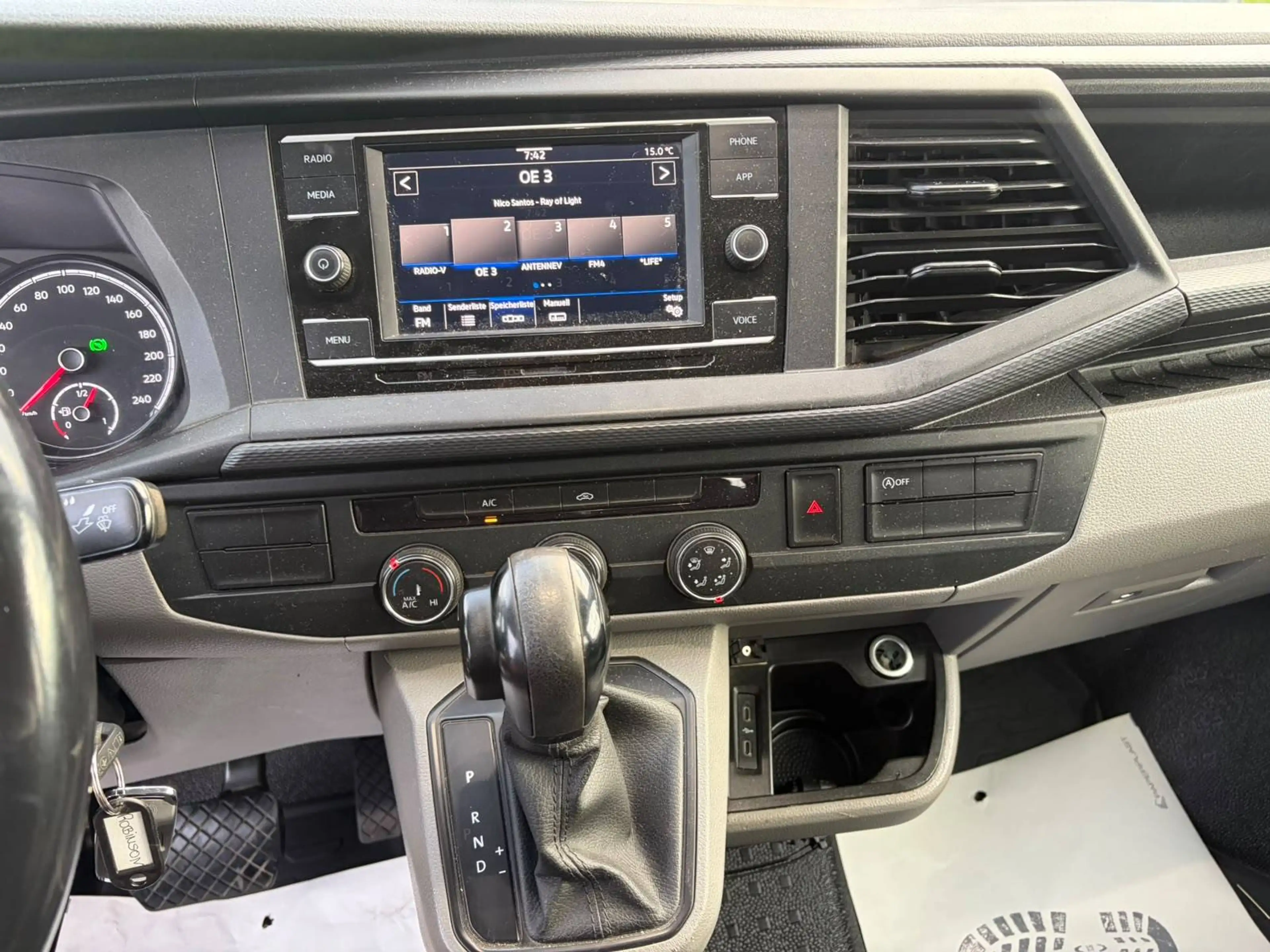 Volkswagen T6.1 Transporter 4MOTION lang Doppelkabine*DSG*AHV — photo 11