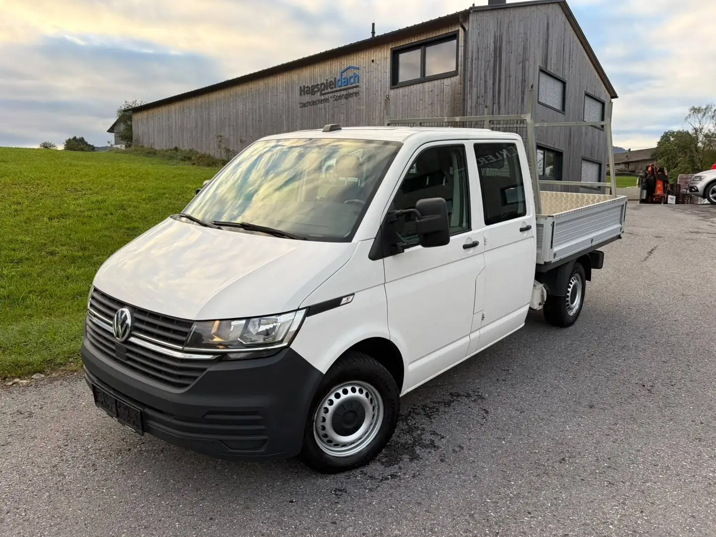 Volkswagen T6.1 Transporter 4MOTION lang Doppelkabine*DSG*AHV*Pritsche Weiß - 1