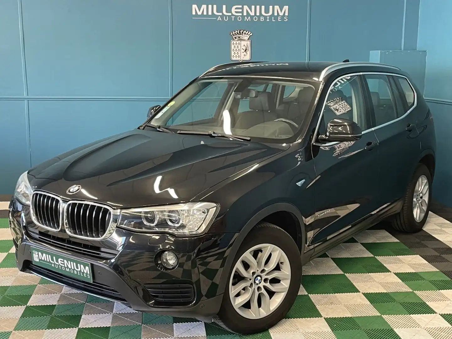 BMW X3 (F25) SDRIVE18DA 150CH LOUNGE PLUS Schwarz - 1