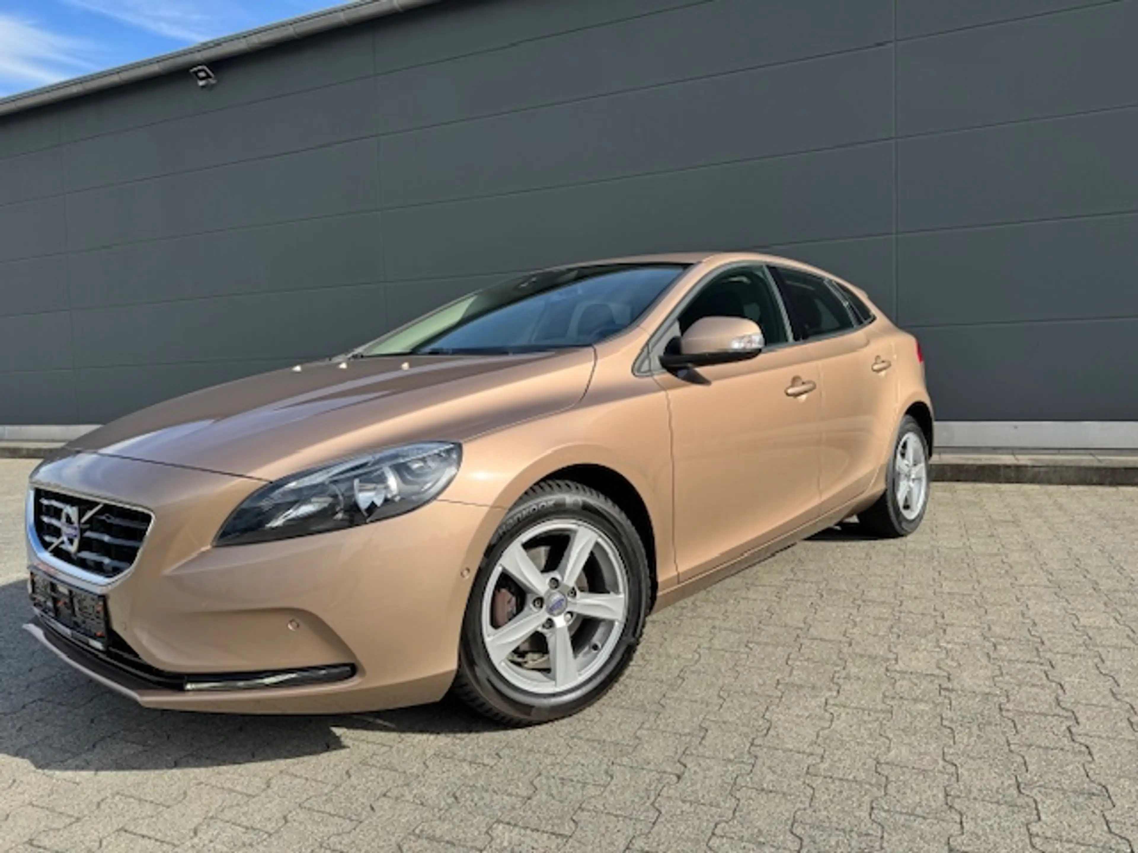 Volvo V40 Kinetic Rückfahrkamera, Beheizbares Lenkrad, Standheizung, Start&Stop