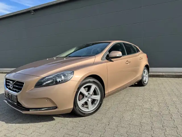 Volvo V40 Kinetic Rückfahrkamera, Beheizbares Lenkrad, Standheizung, Start&Stop