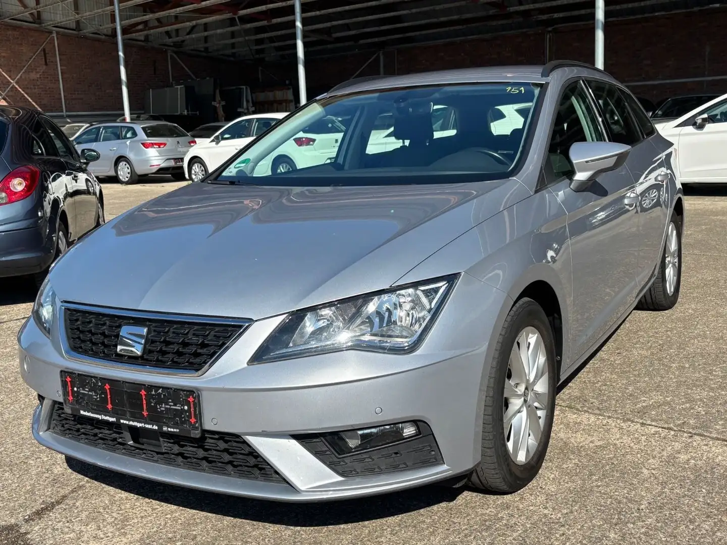 SEAT Leon ST Style/NAVI/SHZ/PDC/TEMPO Silber - 1
