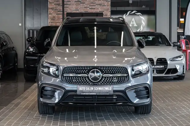 Mercedes-Benz GLB view 5