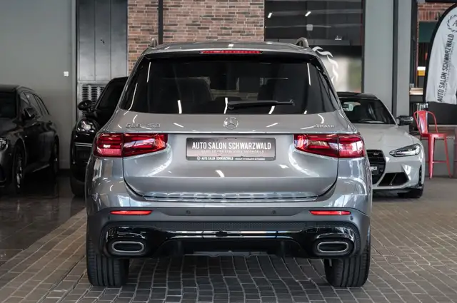 Mercedes-Benz GLB view 9