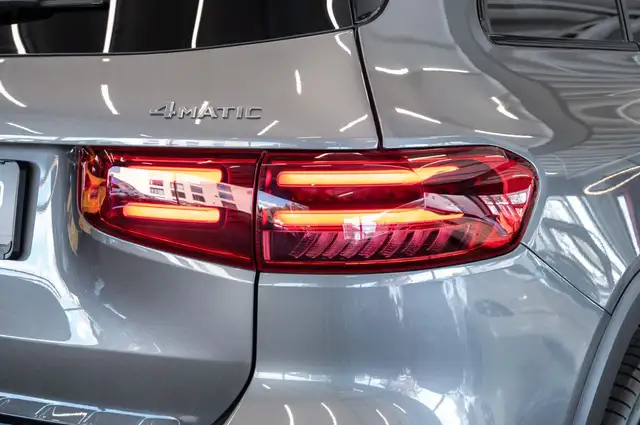 Mercedes-Benz GLB view 8