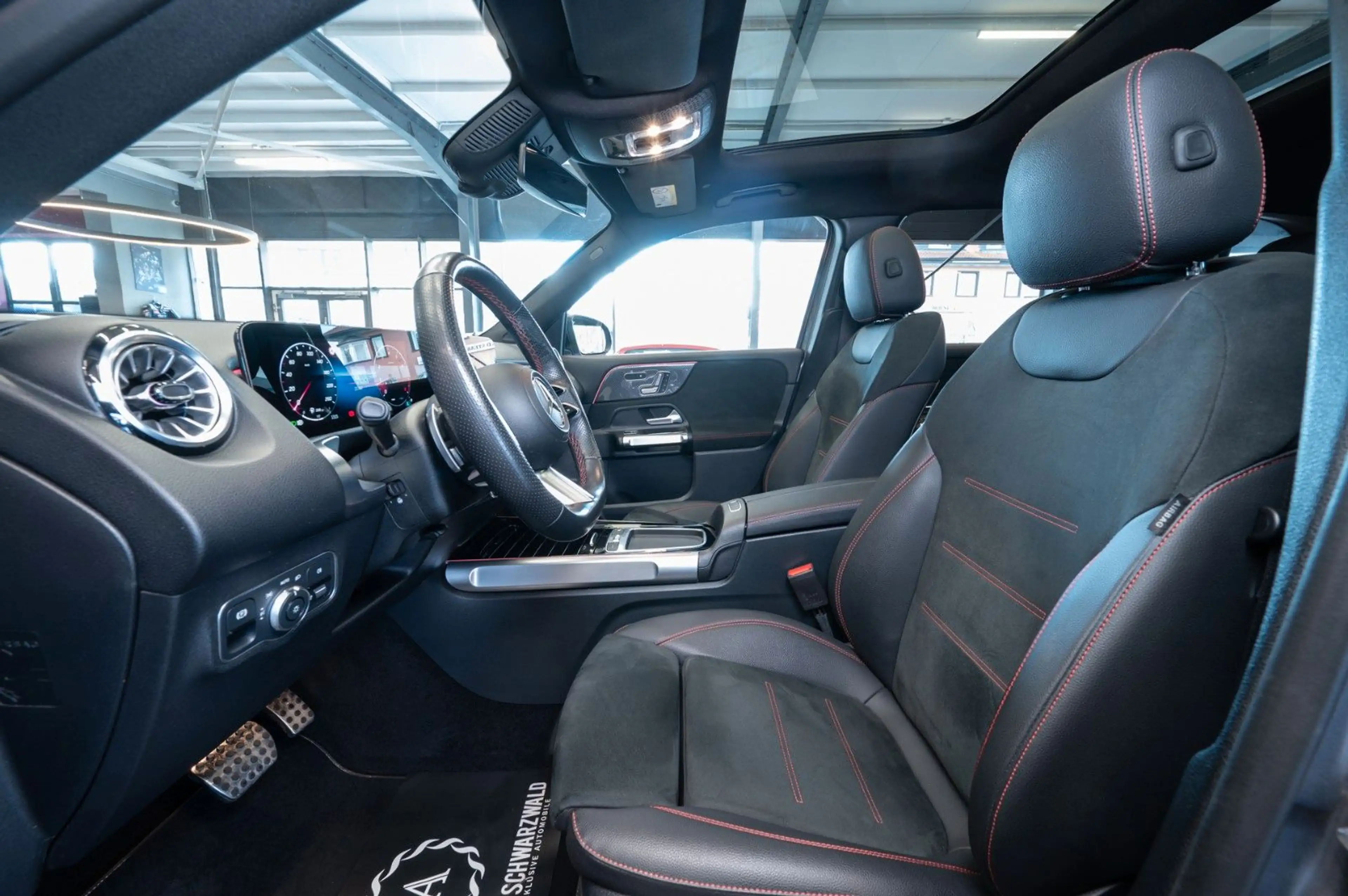 Mercedes-Benz GLB 250 GLB250 4M|AMG-LINE|NIGHT|PANO|AHK|360°|MEMORY — photo 13