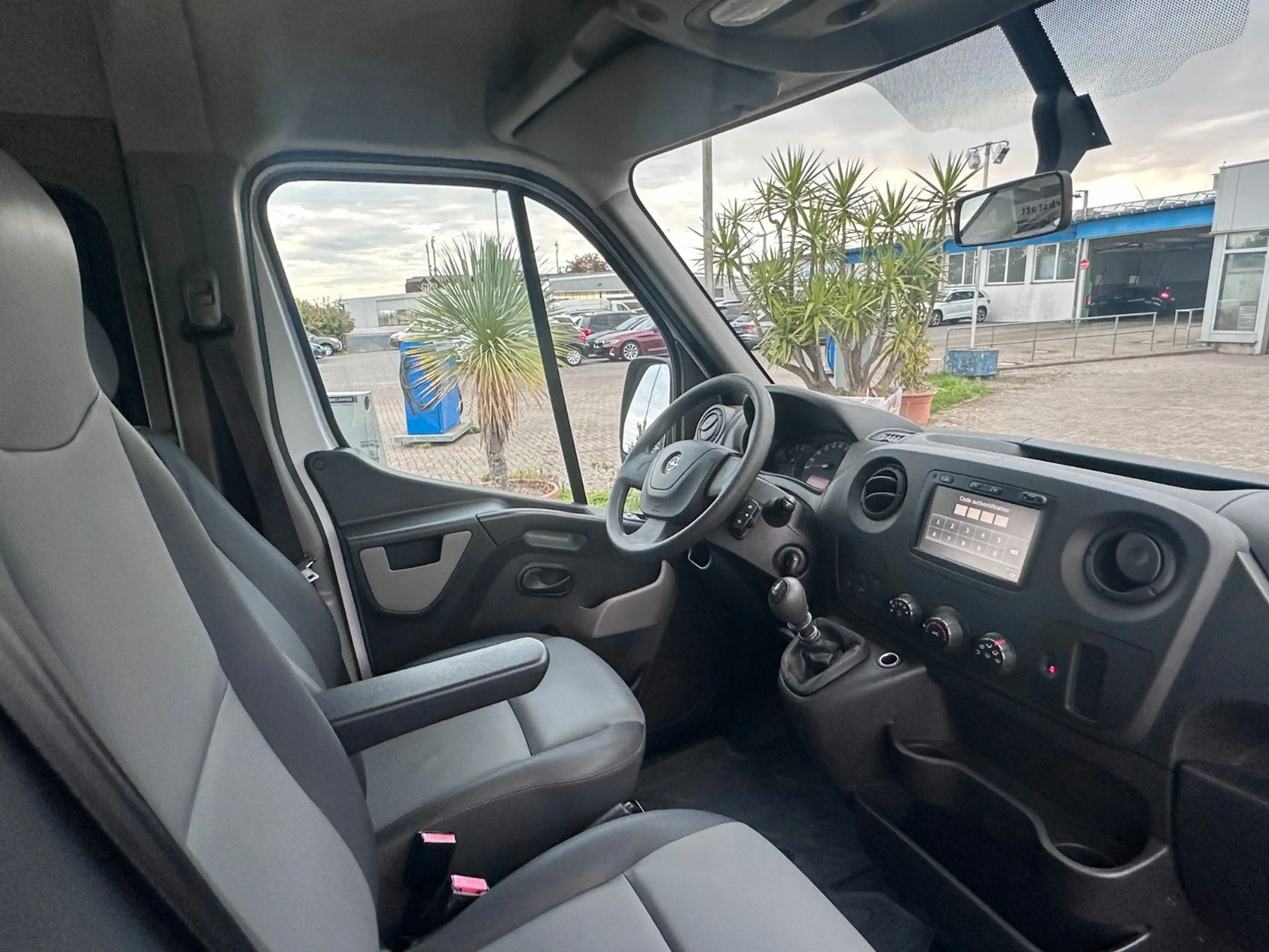 Opel Movano B Kasten/Kombi HKb L2H2 3,5t Combi 9 Sitz — photo 14