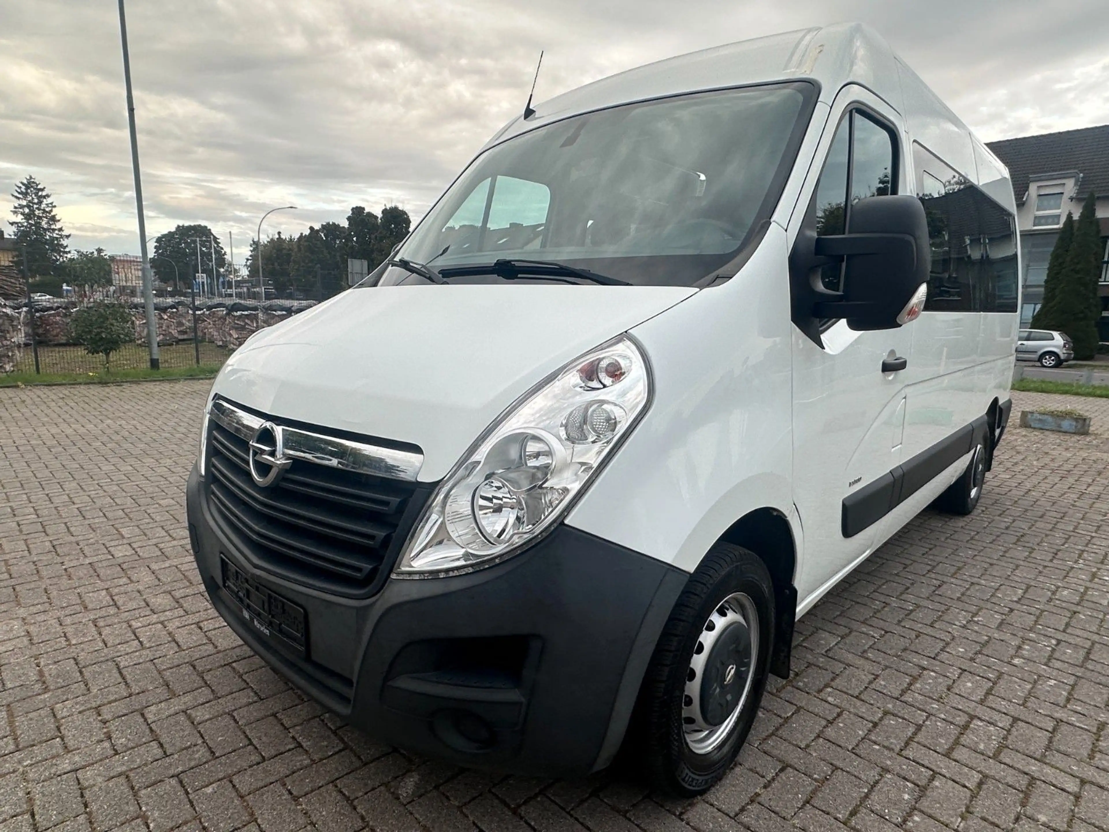Opel Movano B Kasten/Kombi HKb L2H2 3,5t Combi 9 Sitz — photo 2