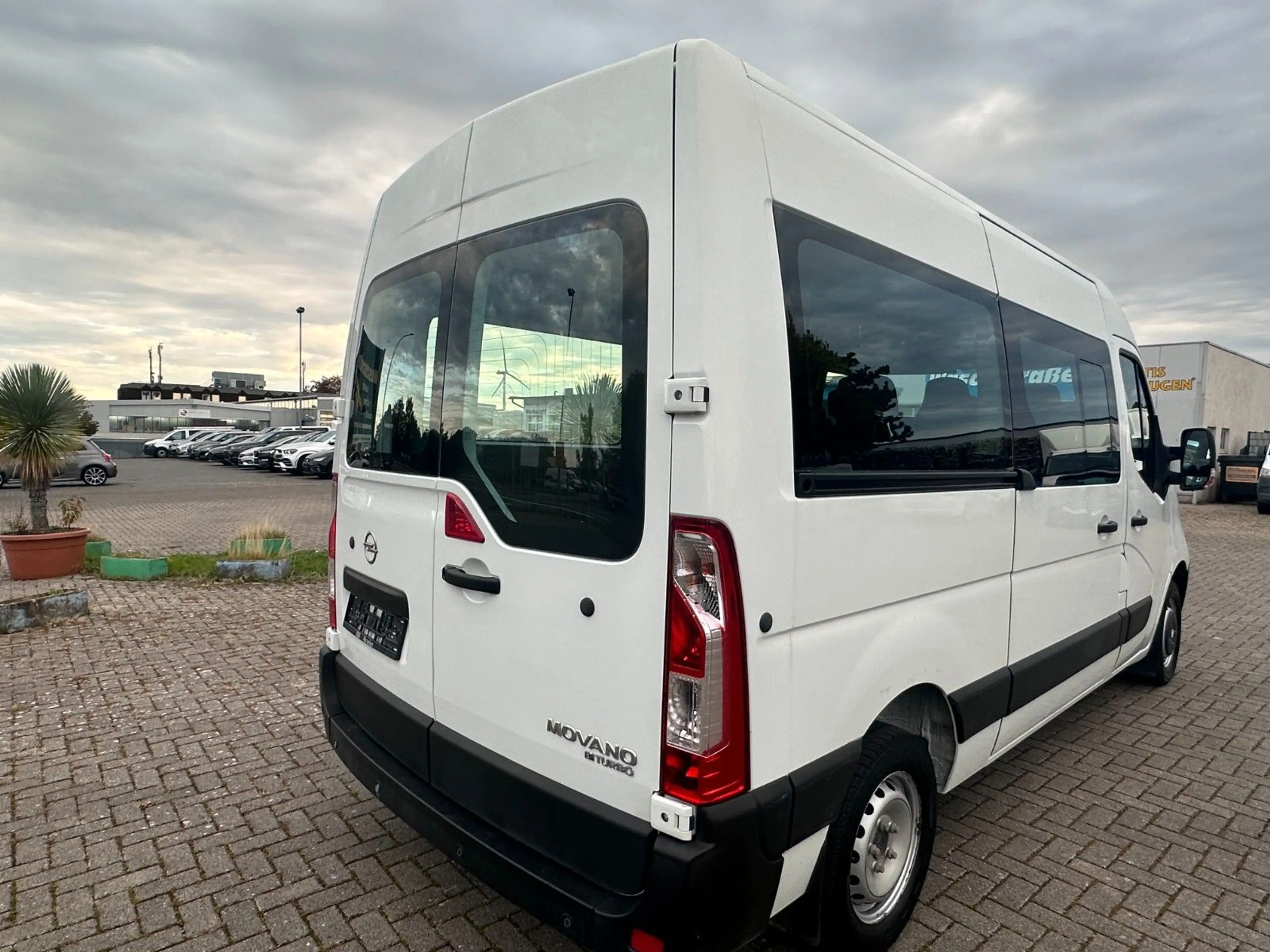 Opel Movano B Kasten/Kombi HKb L2H2 3,5t Combi 9 Sitz — photo 7