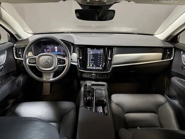 Volvo V90 view 2