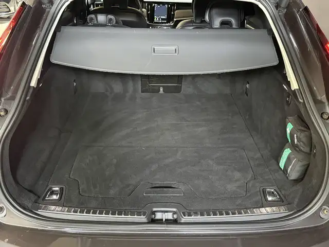 Volvo V90 view 9