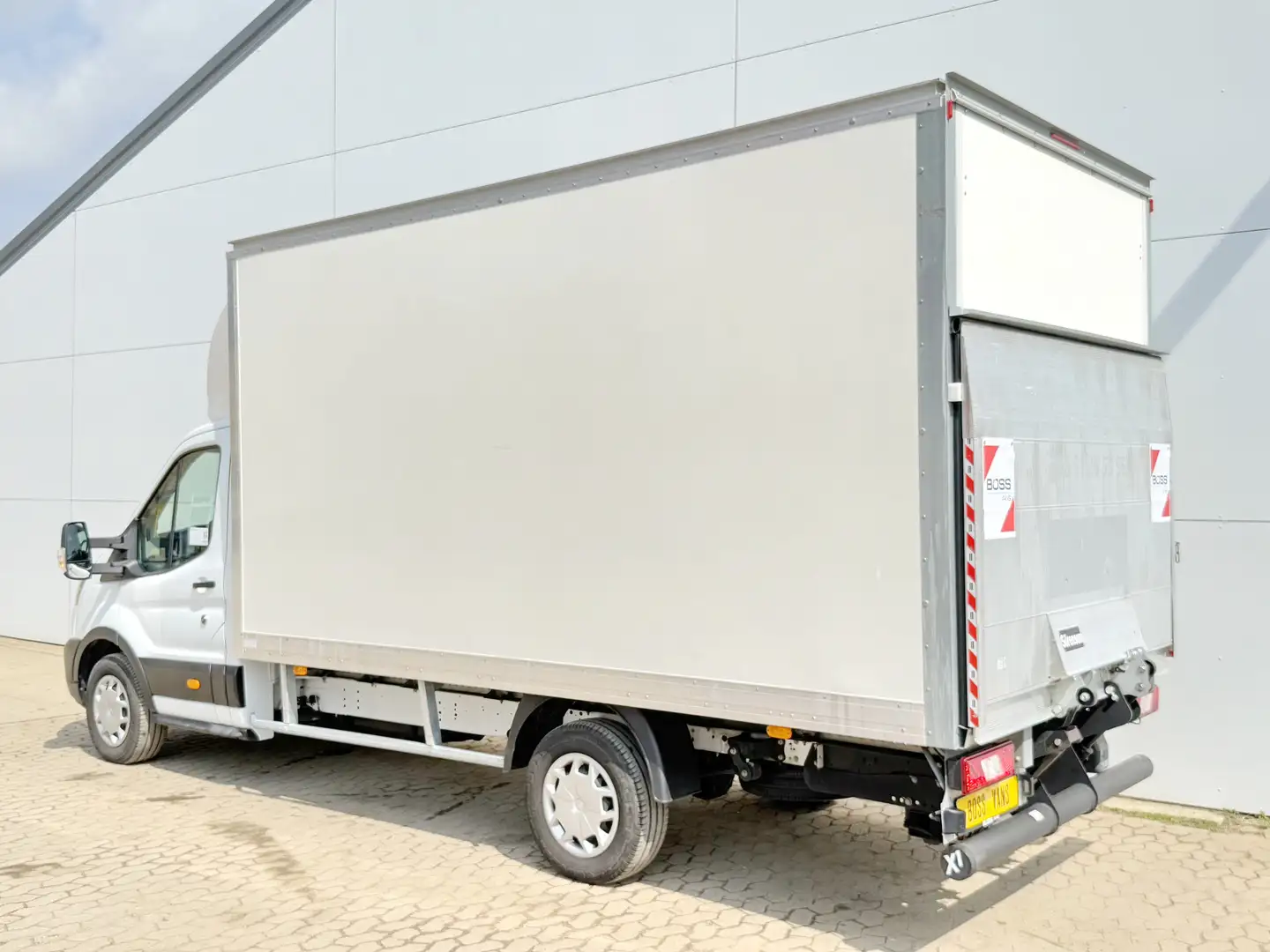 Ford Transit 130pk Laadklep Airco Cruise Bakwagen Meubelbak Wit - 2