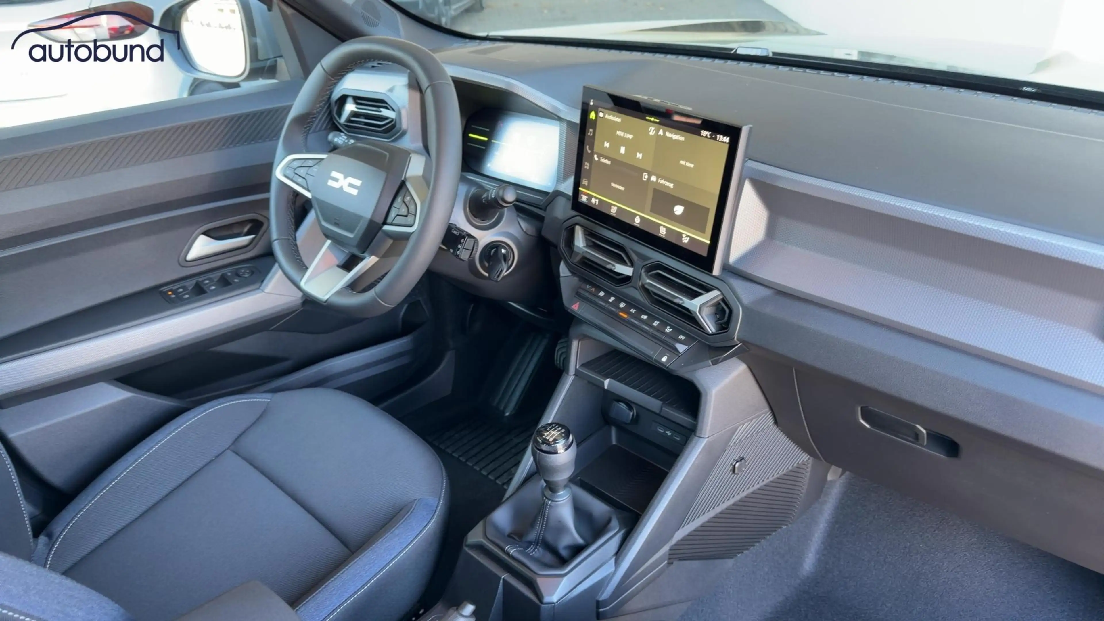 Dacia Duster III 1,2 TCe (MHEV) 140 Celebration Alu LED Link LRH NAV NBA PDC RFK SHA Shz — photo 5
